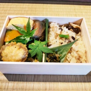 しめじご飯弁当