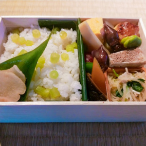 蕗の炊き込みご飯弁当