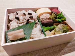 原木しいたけ炊き込みご飯弁当